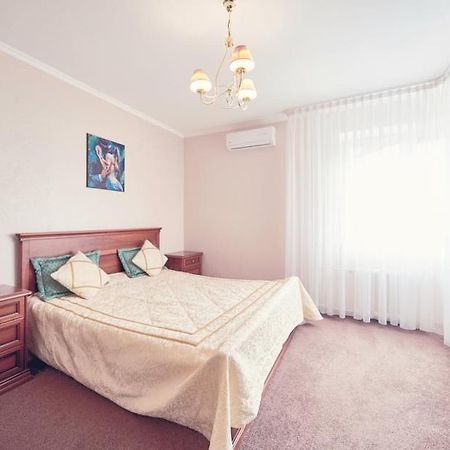 Роскошная 3К Квартира 170М2 На Оболонской Набережной Kyiv Exterior photo