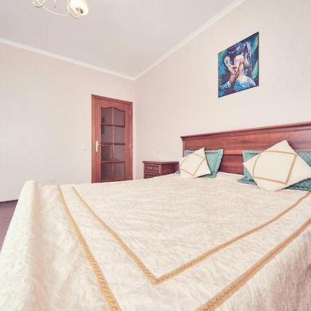 Роскошная 3К Квартира 170М2 На Оболонской Набережной Kyiv Exterior photo